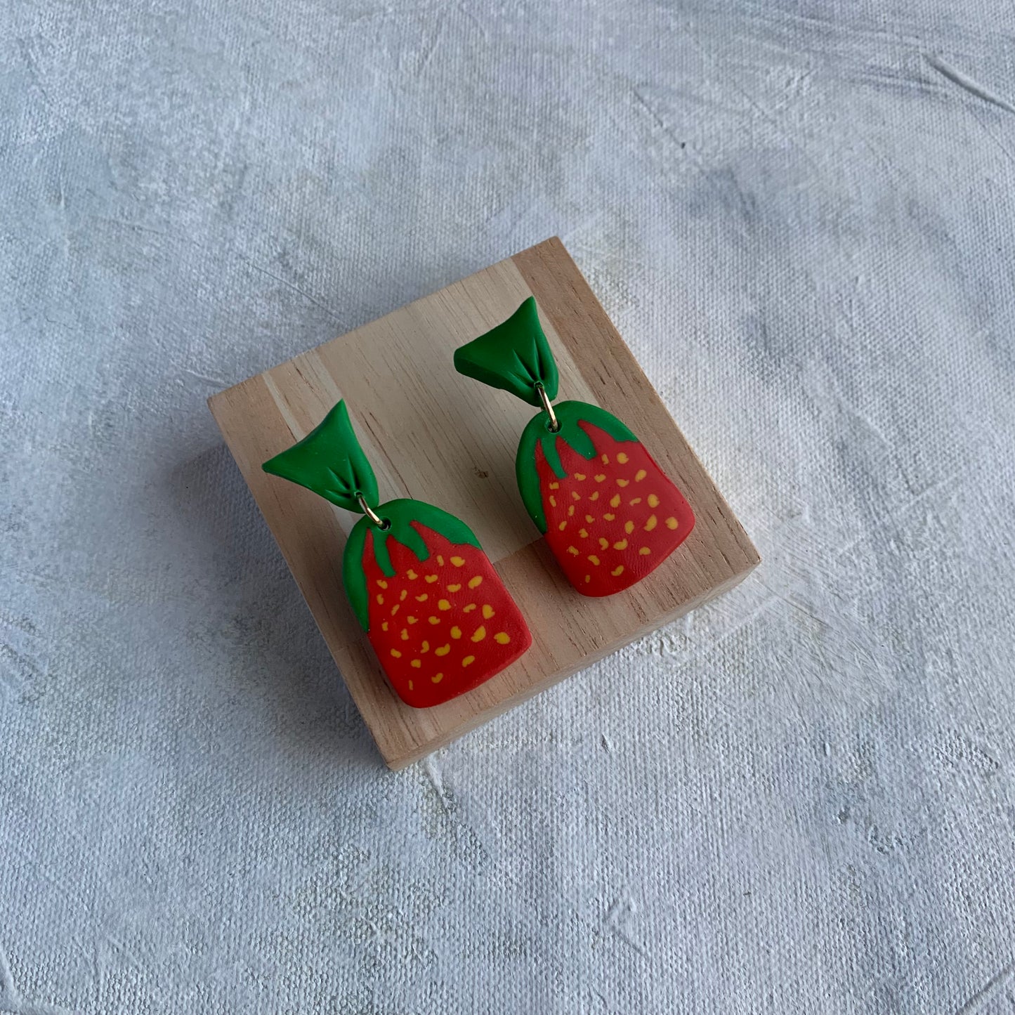 STRAWBERRY CANDIES